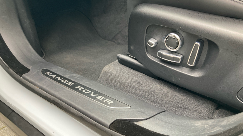 Land Rover Range Rover Velar 2.0 D200 MHEV Dynamic HSE 5dr Auto Diesel Estate